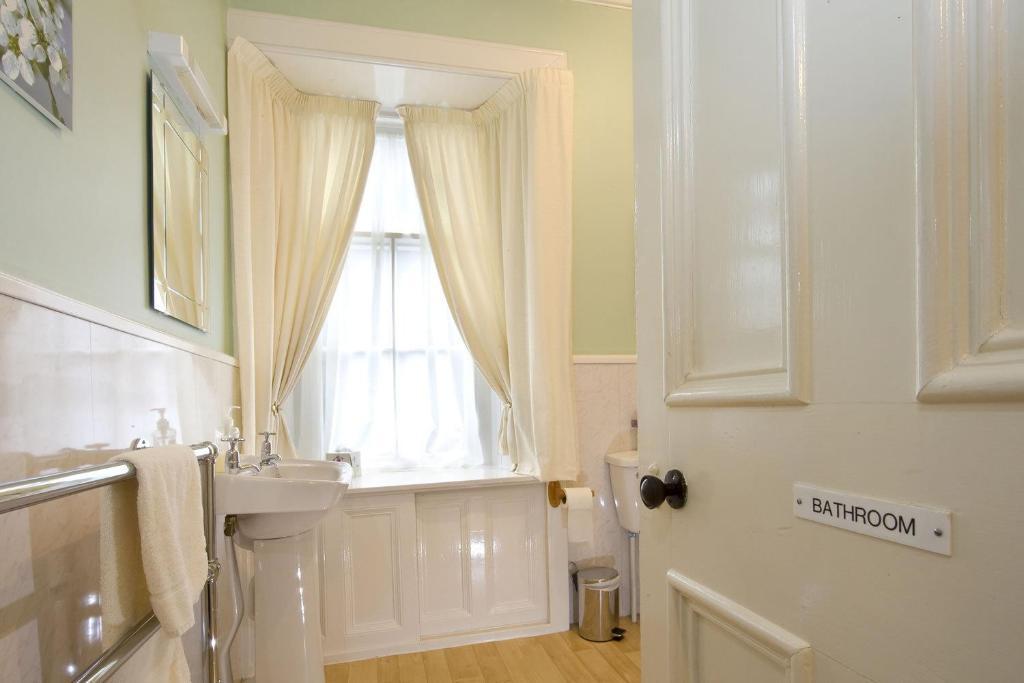 St Annes Guest House 오반 외부 사진